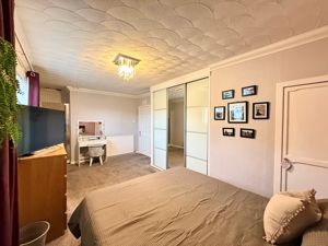 Photo 11- click for photo gallery